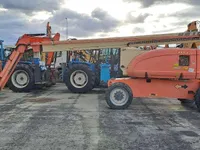 JLG 800AJ