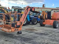 JLG 800AJ