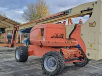 JLG 800AJ