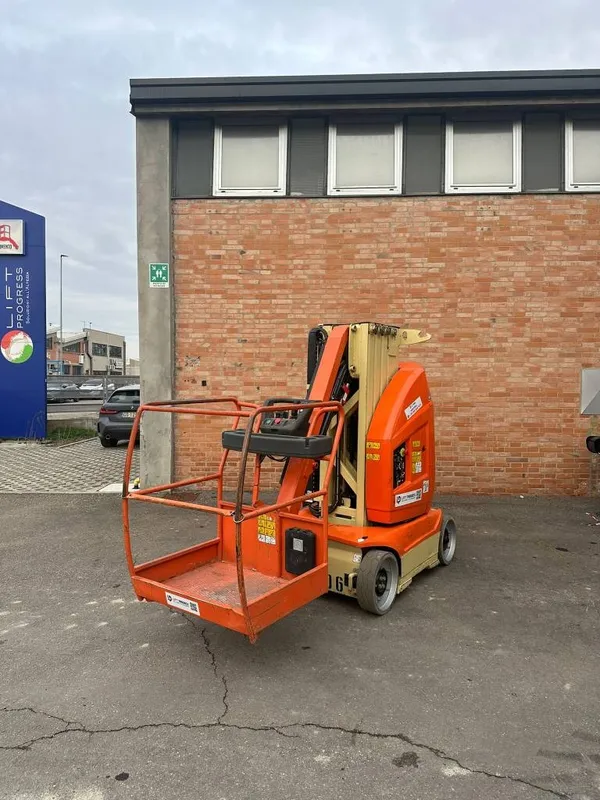 JLG Toucan 10 E